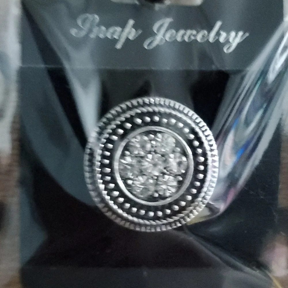 Silver Rhinestone Snap 20mm - Picture 3 of 3